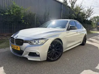 BMW 3-serie 316i Executive Sport / AUTOMAAT / M-PAKKET / NAVI / 135dkm! NAP!