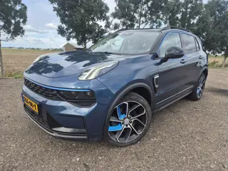 Lynk & Co 01 1.5 btw auto lichte zijschade zeer mooie auto