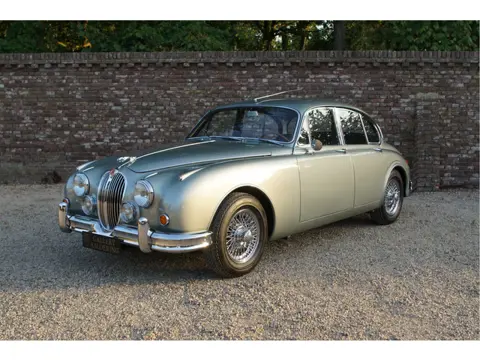 Jaguar MK 2 3.4 Powersteering "Nut&Bolt restored (and serviced) by marque-specialists, Many restorat