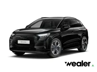 Audi Q4 e-tron S edition e-tron 45 82 kWh 210 kW / 286 PK SUV Ele | Trekhaak | Panoramadak | Matrix-