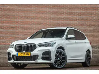 BMW X1 sDrive18i Executive, 69.000km NAP, M Sport, Camera, Head-up, Half leder, Trekhaak, HiFi, Spor