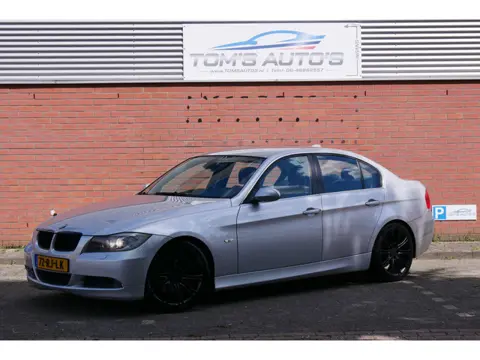 BMW 3-serie 325i Dynamic Executive automaat. navi. sportstoelen.