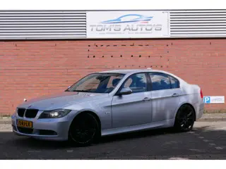 BMW 3-serie 325i Dynamic Executive automaat. navi. sportstoelen.