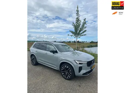 Volvo XC90 2.0 T8 Plug-in hybrid AWD Plus Bright |7 -zitter | Fabrieks garantie | Vapour Grey