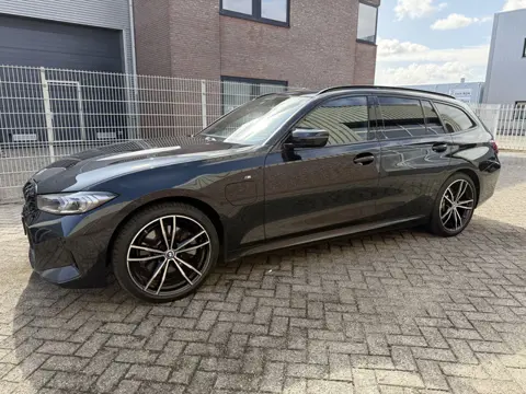 BMW 3 Serie Touring 330e xDrive M-Sport | Facelift | Pano | Carplay | 292PK | Carbon | Keyless | SOH