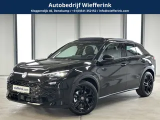 Volkswagen T-Roc 1.5 eTsi R-Line First Edition | H&K | Trekhaak | Pano | Black-style | Licht-pakket 