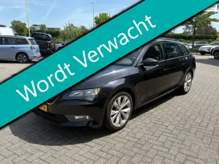 Skoda Superb Combi 1.4 TSI Active 125pk 1e eig. Clima Navi Trekhaak 1600kg.