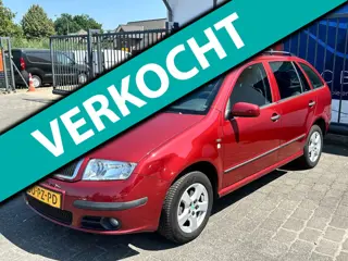 Skoda Fabia Combi 1.4-16V Elegance / AIRCO / SENSOREN / TREKHAAK / NAP!!