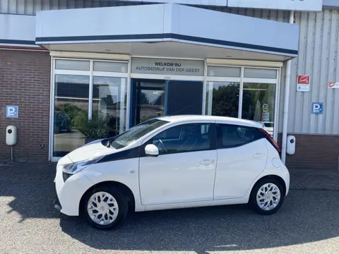 Toyota Aygo 1.0 VVT-i x-play limited Afn. Trekhaak Android Auto Apple Carplay