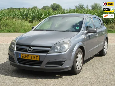 Opel Astra 1.6 Essentia