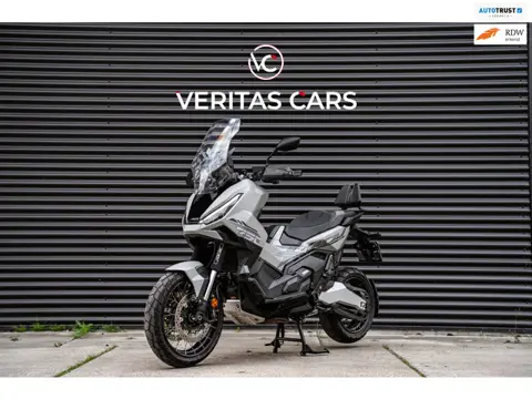 Honda X-ADV 750 2025 Facelift|ABS|Akrapovic|Cruise|Led|DCT|Handvatverwarming|Garantie e.o.