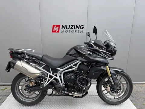 TRIUMPH TIGER 800 -