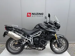 TRIUMPH TIGER 800 -