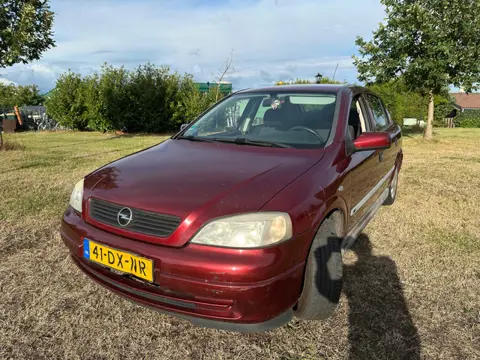 Opel Astra MET EVT NIEUW JAAR APK!
