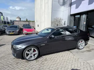 BMW 5-serie 520i Luxury Line Facelift! NIEUWSTAAT! INRUIL MOGELIJK!