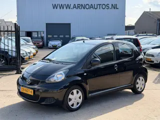 Toyota Aygo 1.0-12V Comfort 5-DEURS, AIRCO, 140.361 KM NAP, 17-08-27, STUURBEKRACHTIGING, ELEK-RAMEN
