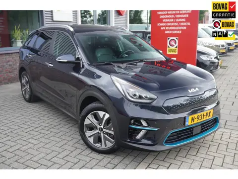 Kia E-Niro DynamicPlusLine 64 kWh / Pano / Carplay / Camera / Stuur en stoelverwarming