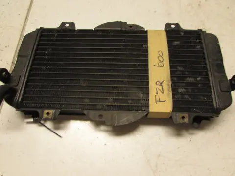 RADIATEUR Yamaha FZR 600 1989 - 1993