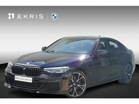 BMW 5-serie 530e M Sport | Trekhaak | Stoelverwarming | Getint Glas | Grootlichtassistent | 19 Inch