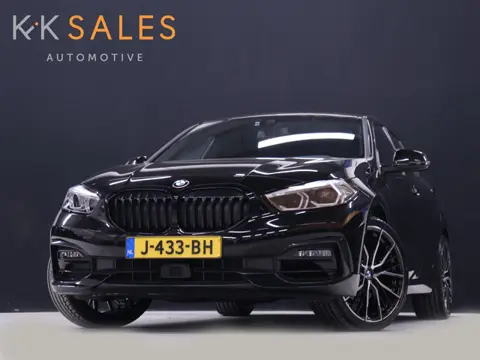 BMW 1-serie 118i Executive Edition [ADAPTIVE CRUISE, SPORT LINE, APPLE CARPLAY, ANDROID, STOELVERWAR