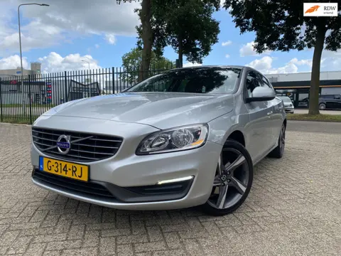 Volvo V60 1.6 D2 Momentum Navi Cruise Tel Pdc Media Trekhaak