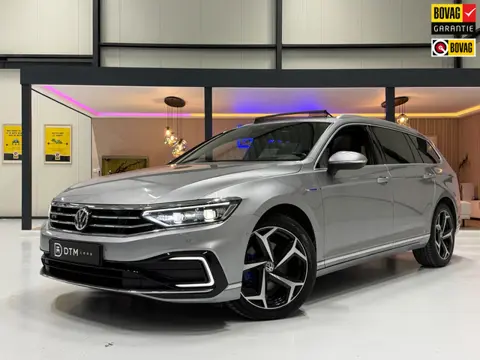 Volkswagen Passat Variant GTE 218pk DSG | Pano | Trekhaak | IQ Light | ACC | HUD | Nappa Leder | Mas