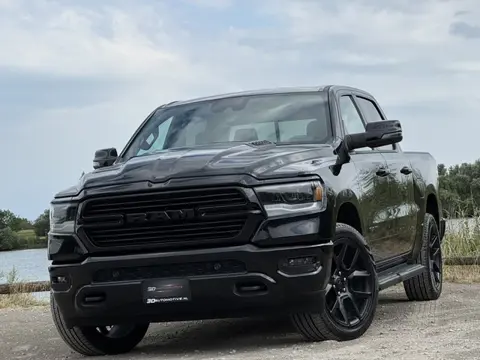 Dodge RAM 1500 LARAMIE NIGHT 5.7L V8, 1E EIG, LAGE BIJTELLING, DIGITAL CLUSTER, BLIS, H&K, CARVEN EX