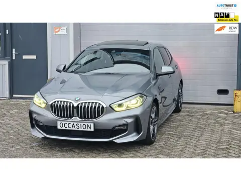 BMW 1-serie 118i M-Sport | Orig. NL | PANO | Sfeerverl. | Carplay | ACC