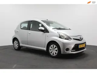 Toyota Aygo 1.0 VVT-i Comfort | Airco | LED verlichting | Elektrische ramen