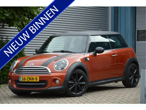 MINI 3-deurs 1.6 Cooper Chili XENON | NAVI | LEDER | STOELVERW |