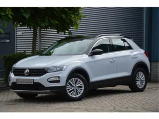 Volkswagen T-Roc 1.5 TSI Style Business CAMERA | STOELVERW. | TREKHAAK | ADAP.CRUISE | CLIMA | DAB |
