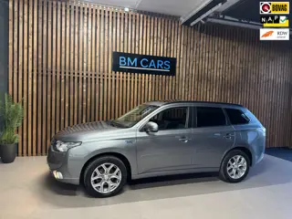 Mitsubishi Outlander 2.0 PHEV Instyle Schuifdak,Trekhaak, 2e eigenaar