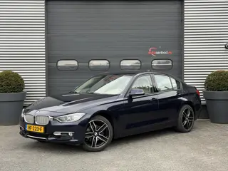 BMW 3-serie 320i High Executive | Camera | Navigatie | Lederen Bekleding | 18 Inch Lichtmetalen Velg