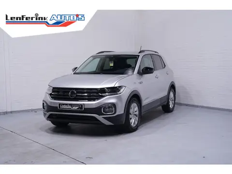 Volkswagen T-Cross 1.0 TSI R-Line Navi Stoelverwarming Camera Apple carplay/Android auto PDC v+a