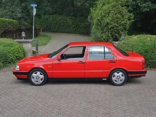 Lancia Thema 8.32 in unieke kleur Ferrari Rosso Corsa