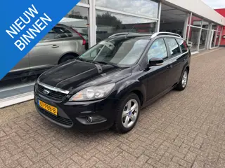 Ford Focus Wagon 1.6 Comfort | 2e eigenaar | Airco | Trekhaak | Elektrische ramen | Dakrails | APK t