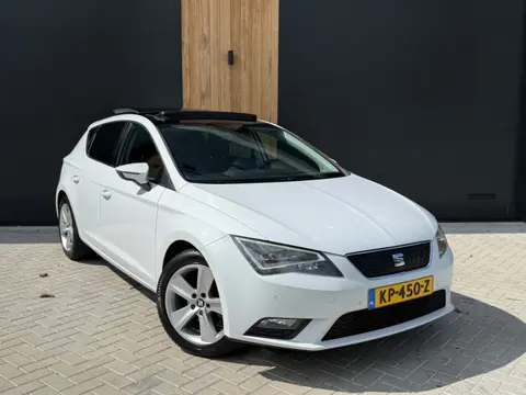 Seat Leon 1.0 EcoTSI Style (bj 2016) PANO|LED|NAVI|CAMERA|TREKH