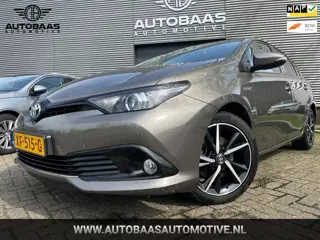 Toyota Auris 1.8 Hybrid Dynamic AUTOMAAT+NLAUTO+NAP+TREKHAAK+NAVIGATIE+CAMERA+STOELVERWARMING+CLIMAT