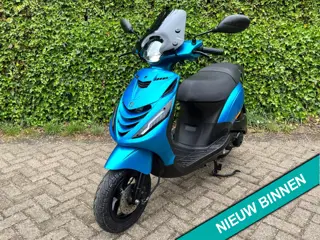 Piaggio Zip SP E4 45km Alpha LED ICE Candy BLUE BETAAL met in3