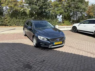 Volvo V60 1.6 T3 Momentum STOELVERWARMING PDC NAVI CLIMA