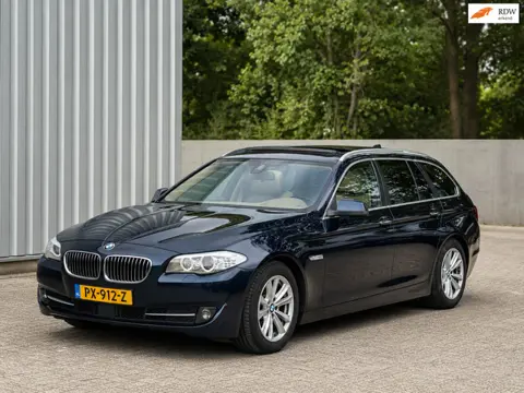 BMW 5-serie Touring 520d HUD / Pano / Softclose - Goed onderhouden!