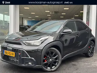 Toyota Aygo X Hybrid 115 GR Sport Black Edition Rode remklauwen | Parkeersensoren voor+achter | park