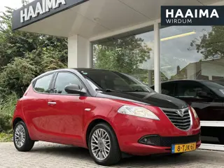 Lancia Ypsilon 0.9 TwinAir Silver Plus | Two Tone | Weinig kilometers | Airconditioning