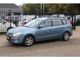 Hyundai i30 CW 1.6i Dynamic, Airco, Trekhaak!