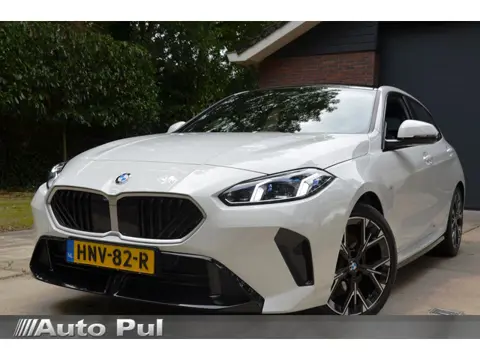 BMW 1-serie 120 M Sport M Aerodynamica/Automaat/Led/Pdc/Ecc/Stoelverwarming/Leer/Achteruitrijcamera/