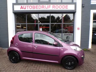 Peugeot 107 1.0 12V 5-Drs Automaat NW APK!! (bj 2012)