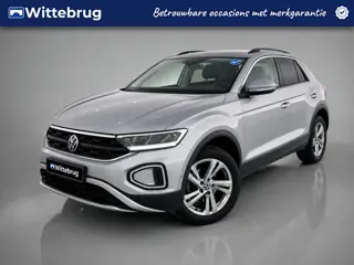 Volkswagen T-Roc 1.5 TSI 150pk Life 75 Edition DSG Automaat / Navigatie / Camera / Led / Lm 17 inch 
