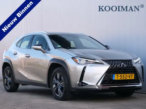 Lexus UX 250h 184pk Luxury Line Automaat Leder / Apple Carplay / Dodehoeksensor / Stoelverwarming