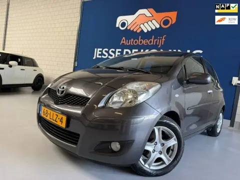 Toyota Yaris 1.3 VVTi Aspiration / bj.2010 / kleur; grijs / 5 deurs / climate / sportvelgen / NAP me