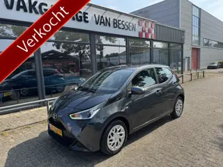 Toyota Aygo 1.0 VVT-i x-play AIRCO-CAMERA-5DRS (bj 2019)